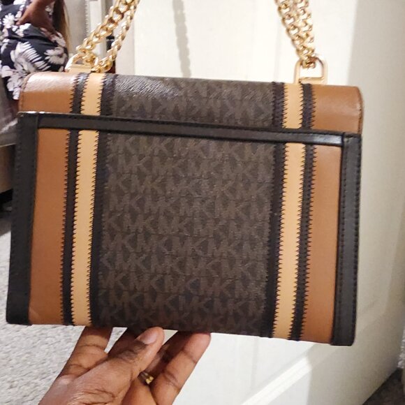 Micheal kors bag - Picture 4 of 7